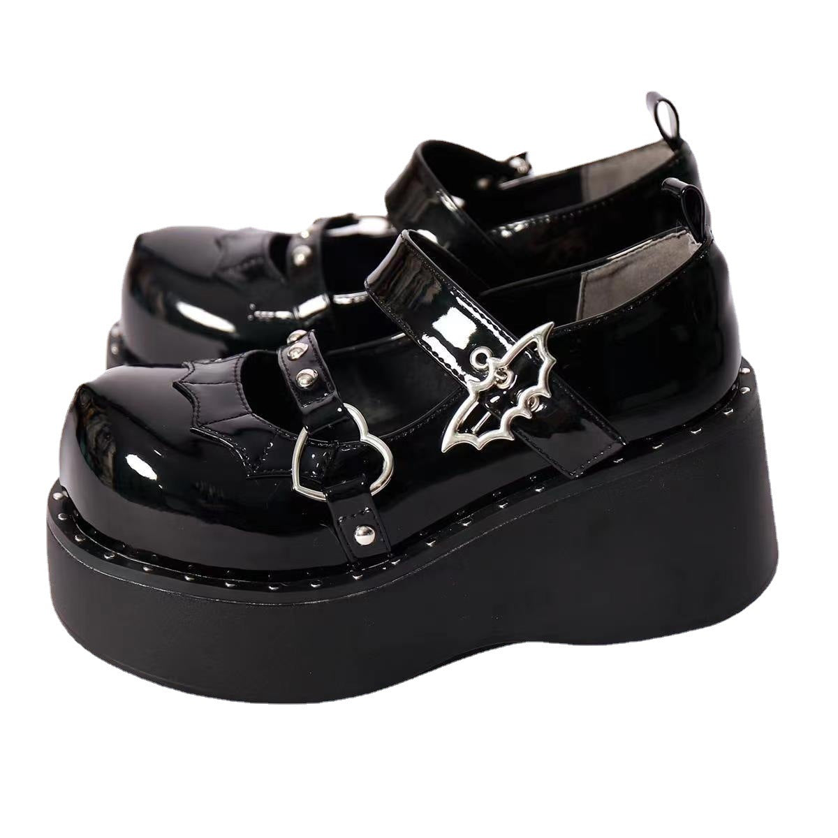 Retro Female With Hearts Decorative Chain Uniform Leather Shoes