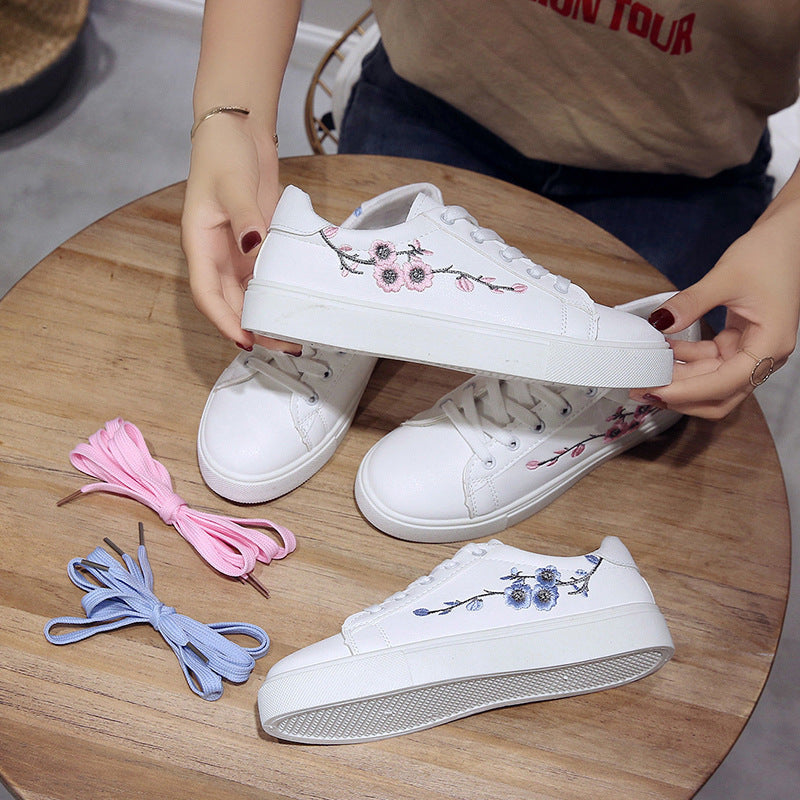 New Street Style Small White Shoes Female Student Embroidered Flat Sneakers