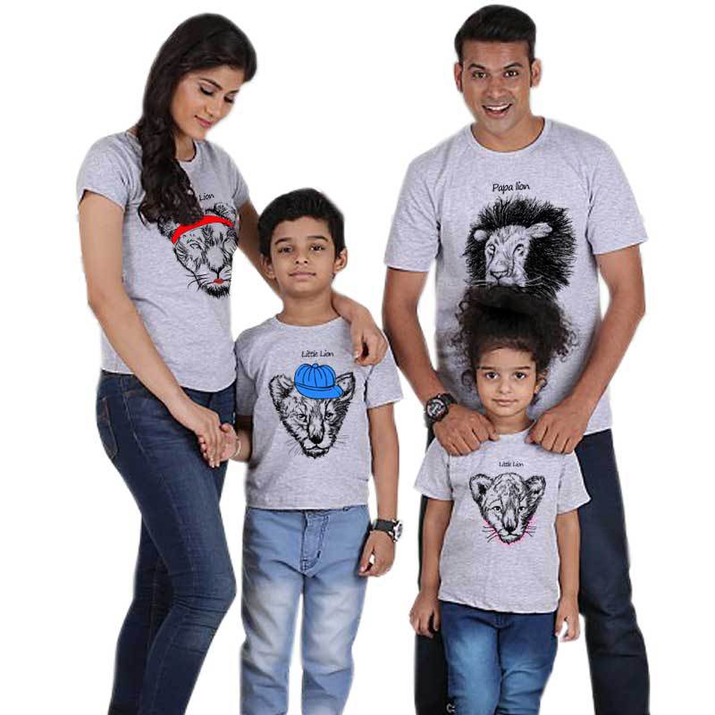 Round Neck Short Sleeves, A Family Of Four Loose Version