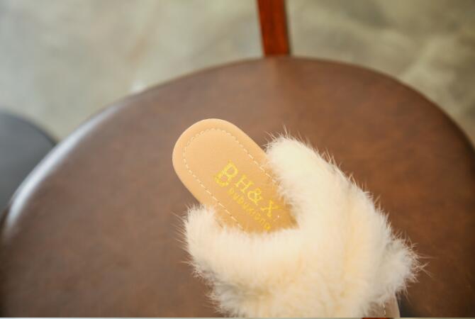 Sandals female Korean version of the cross rabbit fur flat slippers plush shoes