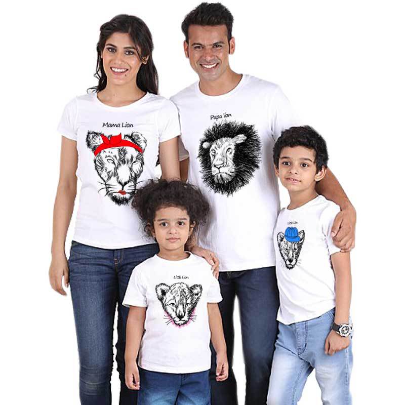 Round Neck Short Sleeves, A Family Of Four Loose Version